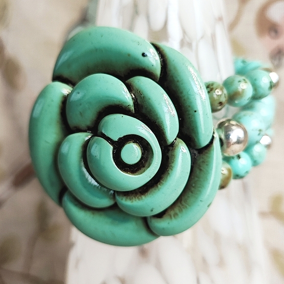 Carved Rose Triple Strand Beaded Stretch Bracelet Lacquered Silver Tone Artisan - Picture 2 of 7